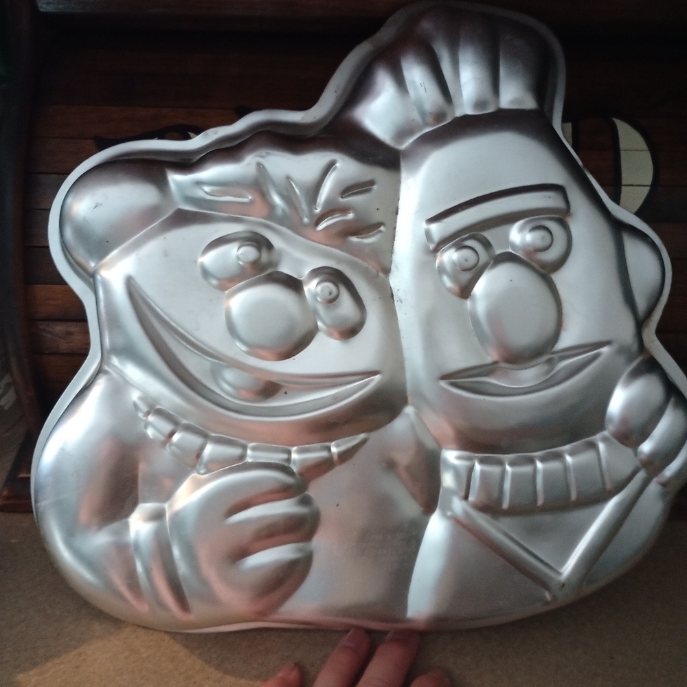 Vintage Wilton Bert & Ernie Cake Pan